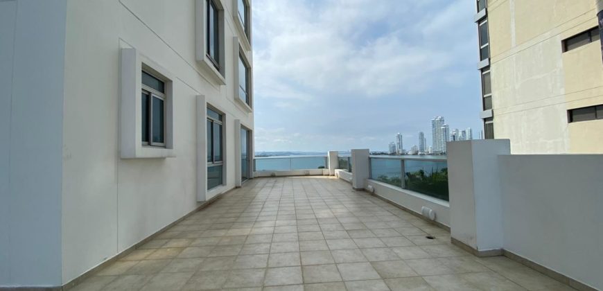 Spectacular bay view apartment in Bocagrande!