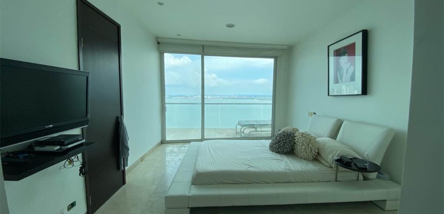 Luxury ocean view apartment by the bay of Bocagrande!