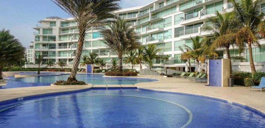 Luxury beach front condo perfect for golf lovers!