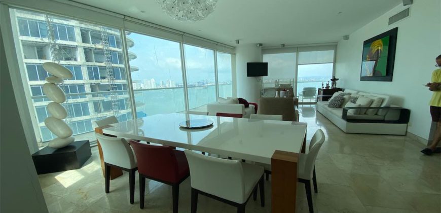 Luxury ocean view apartment by the bay of Bocagrande!