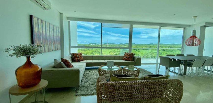 Luxury condo with view to the golf course and beach!