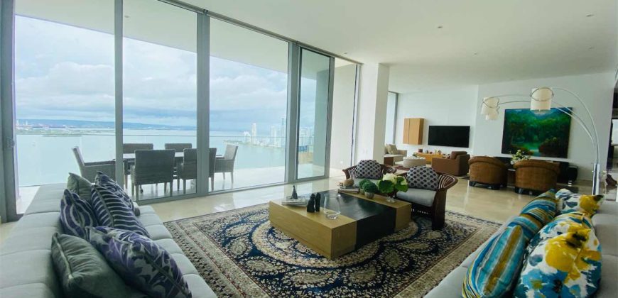 One of Cartagena’s most luxurious bay view apartment with top location