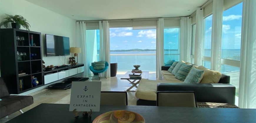 Stunning beach front apartment, 100% furnished!