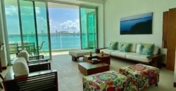 Luxury apartment with top location by the bay!